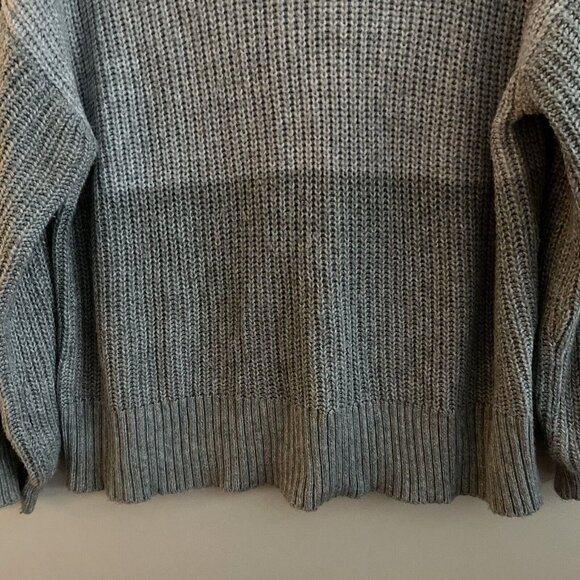 American Eagle Women SZ S 2 Tone Gray Oversized Turtleneck Knit Sweater - Picture 2 of 9
